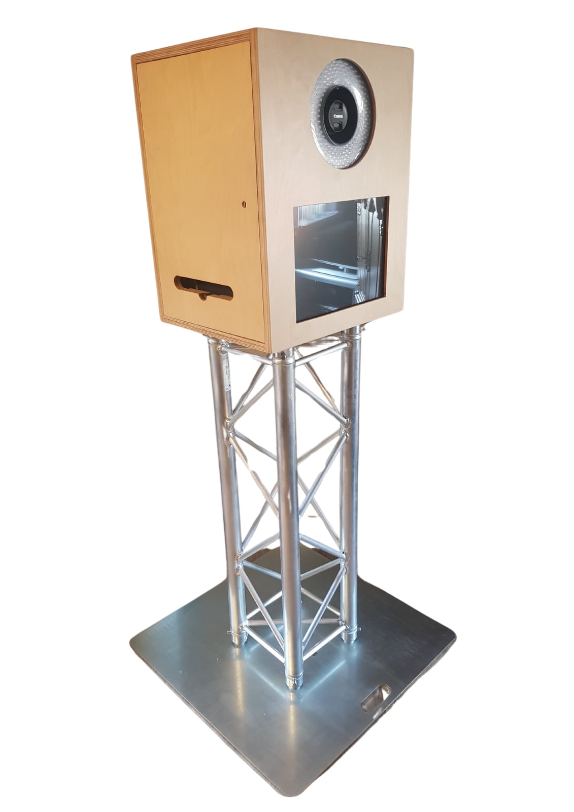 The wooden lens booth